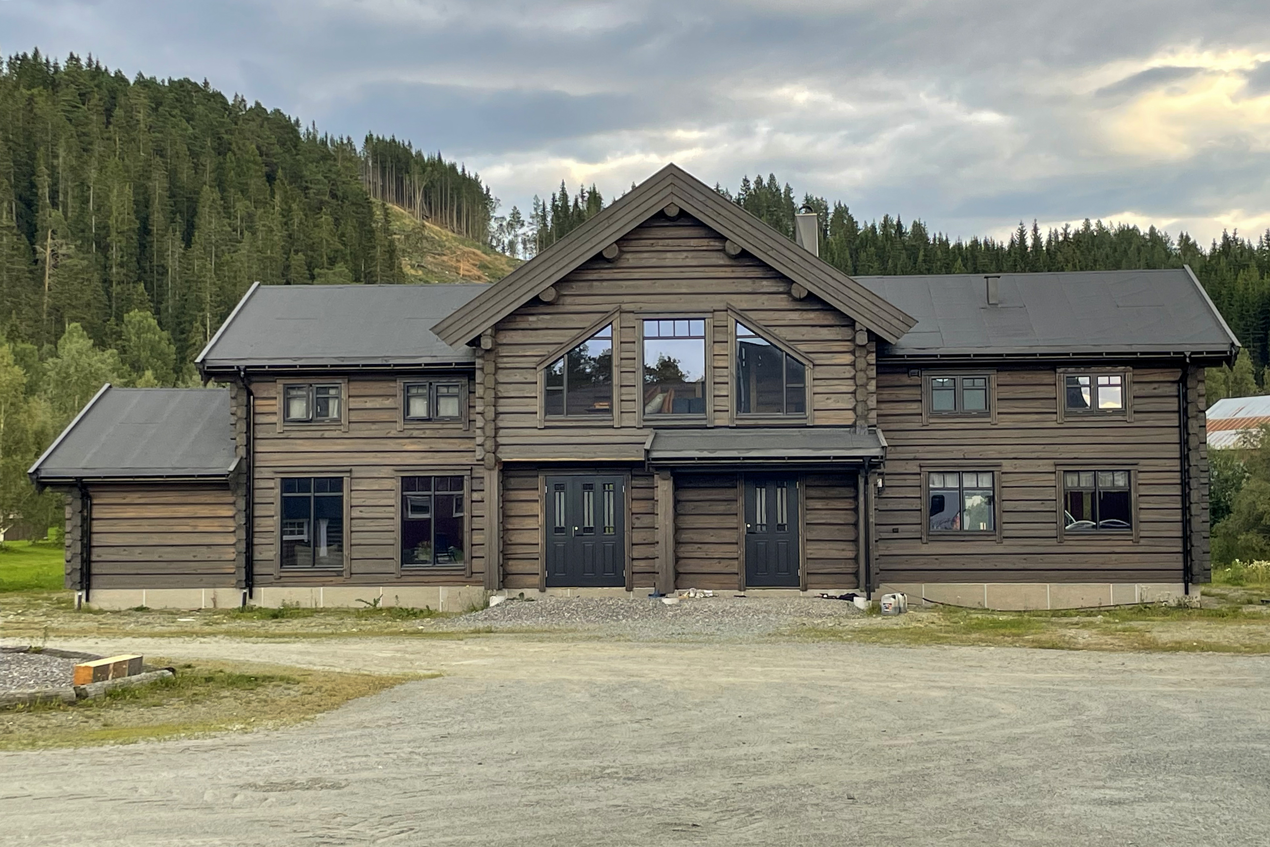 laftehus-tommerhus-ute2